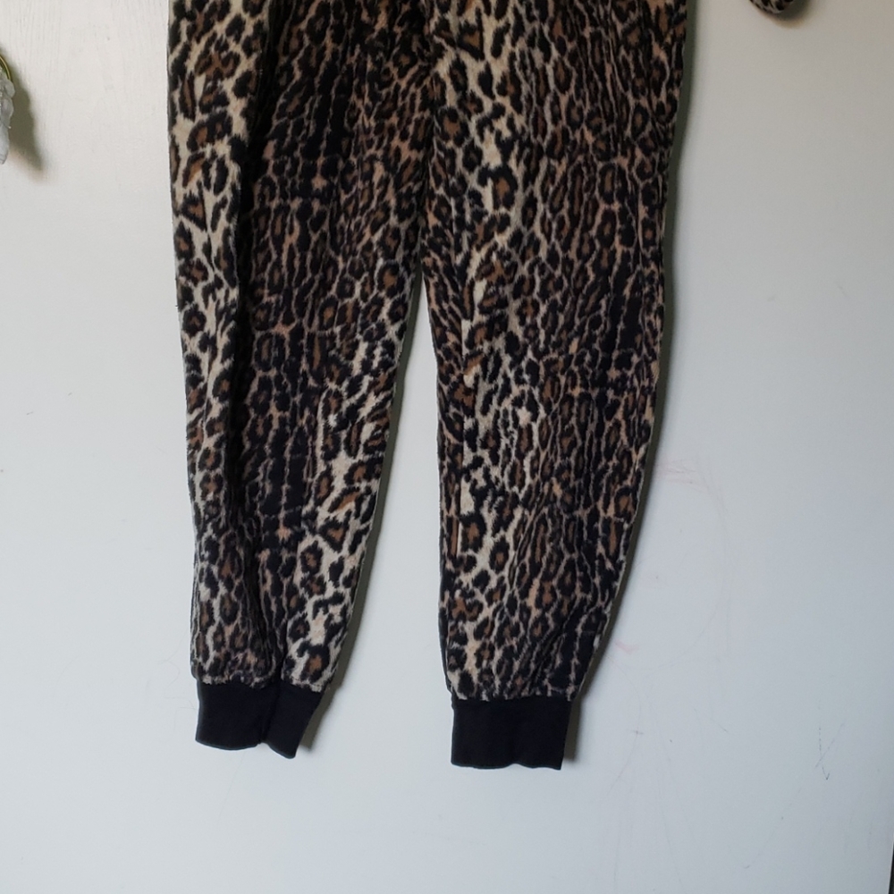 Cat onesie - Picture 2 of 3